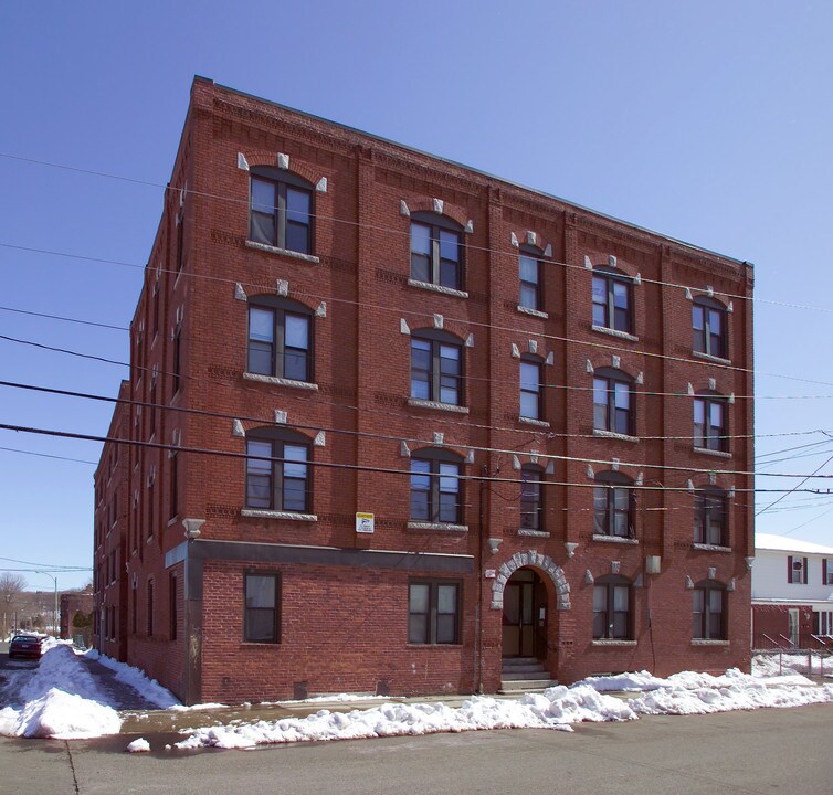60 Center St in Holyoke, MA - Foto de edificio