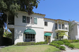 240 S Lasky Dr in Beverly Hills, CA - Building Photo - Primary Photo