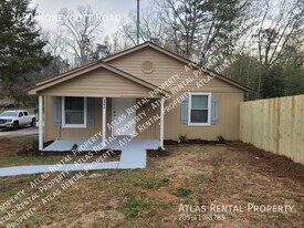3491 Honeycutt Rd in Adamsville, AL - Building Photo