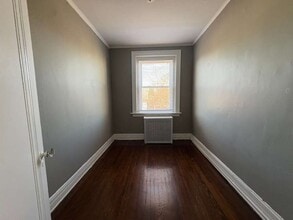 1579 Chapel St, Unit 305 in New Haven, CT - Building Photo - Building Photo