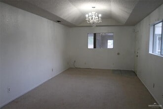 11 E 6th St in Weslaco, TX - Building Photo - Building Photo