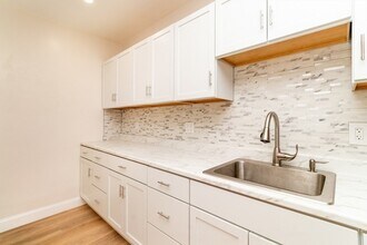 331 Centre St in Boston, MA - Building Photo - Building Photo