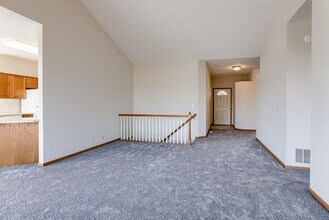 5027 S 190th Ave in Omaha, NE - Building Photo - Building Photo