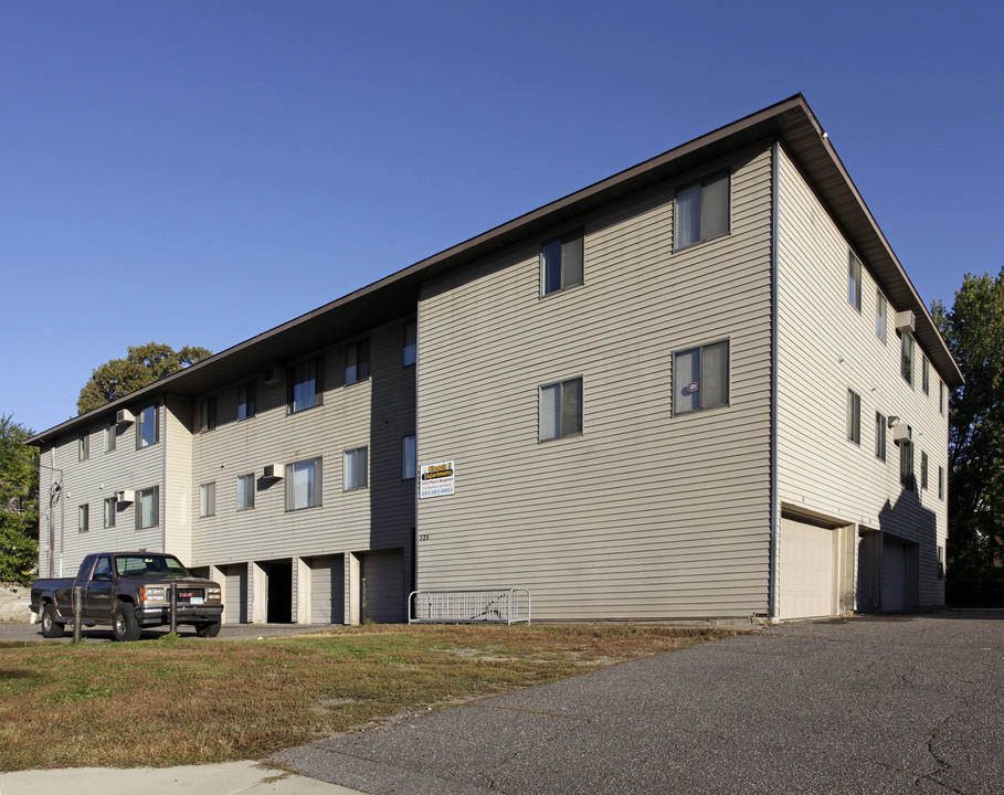 Thirteenth Street Apartments in St. Cloud, MN - Building Photo