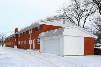 Normal Road Apartments in Dekalb, IL - Building Photo - Building Photo