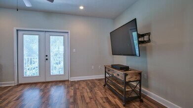 1864 Belle Vue Way in Tallahassee, FL - Building Photo - Building Photo