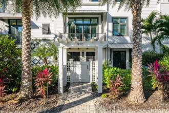 920 9th St S in Naples, FL - Building Photo - Building Photo