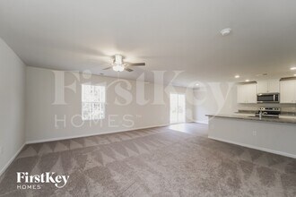 5221 Wolfridge Ave in Charlotte, NC - Building Photo - Building Photo