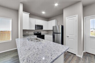 5330 Lisa Pt in Converse, TX - Building Photo - Building Photo