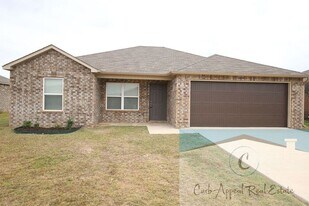 3824 Glitterman Dr in Jonesboro, AR - Building Photo