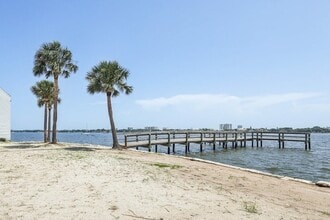 12th & Beach Apartments in Daytona Beach, FL - Building Photo - Building Photo