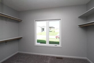 9710 Balkan Ave in Lincoln, NE - Building Photo - Building Photo