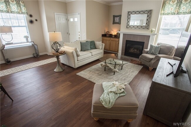 property at 10 Arielle Ct