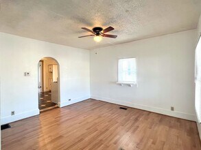 531 E Ave B in Hutchinson, KS - Building Photo - Building Photo