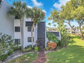 4292 Deste Ct in Greenacres, FL - Building Photo - Building Photo