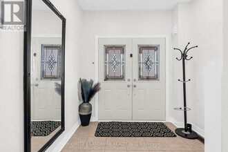 564 Bessborough Dr in Milton, ON - Building Photo - Building Photo