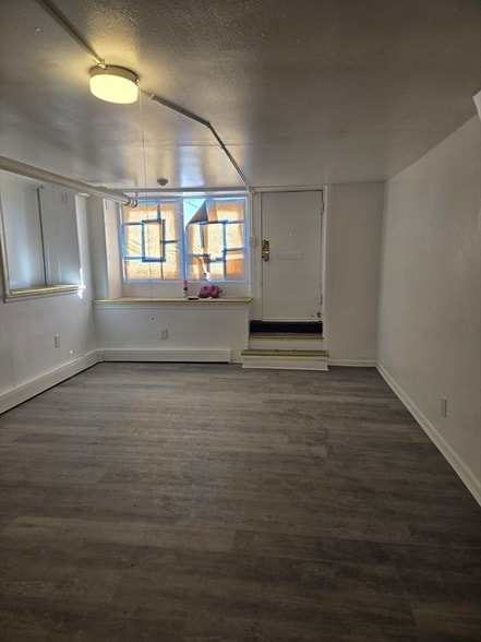 801.5 High St, Unit 8015 in Holyoke, MA - Building Photo - Building Photo