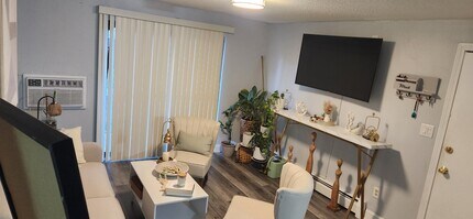 262 E Haverhill St, Unit 15 in Lawrence, MA - Foto de edificio - Building Photo