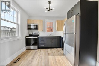329 Rosedale Ave in Hamilton, ON - Building Photo - Building Photo