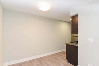 450 W Barry Ave in Chicago, IL - Building Photo - Building Photo