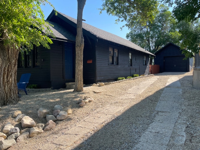 property at 627 S Melrose St