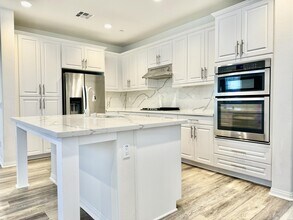 127 Encantador in Lake Forest, CA - Building Photo - Building Photo