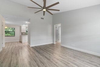 9 Vía De Casas Norte in Boynton Beach, FL - Building Photo - Building Photo