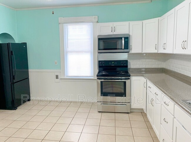 330 Valley St in Windham, CT - Foto de edificio - Building Photo