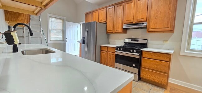3606 W Cortland St, Unit CH