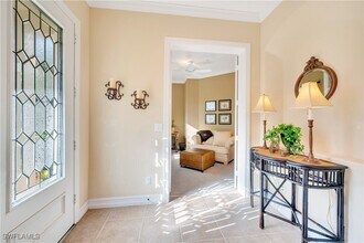 2654 Bolero Dr in Naples, FL - Foto de edificio - Building Photo