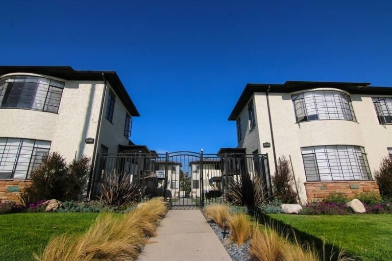 Ocean Villas in Long Beach, CA - Foto de edificio