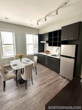 82 Franklin St, Unit 305 in Worcester, MA - Foto de edificio - Building Photo