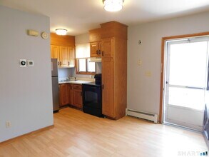 4754 Madison Ave in Trumbull, CT - Building Photo - Building Photo