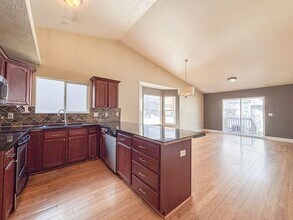 3482 W Haven Cove in Lehi, UT - Building Photo - Building Photo