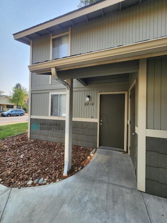 2210 W Boone Ave in Spokane, WA - Building Photo