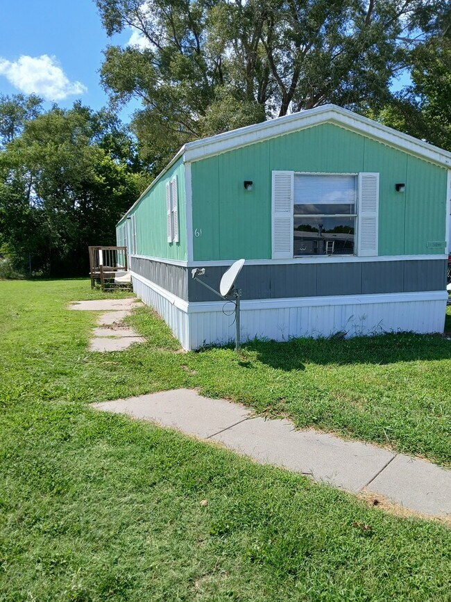 property at 2524 Commonwealth Dr