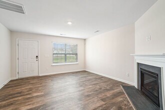 6029 Elena Lynn Ct in Charlotte, NC - Foto de edificio - Building Photo