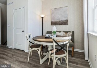 8328 Alexander Ct in Breinigsville, PA - Building Photo - Building Photo