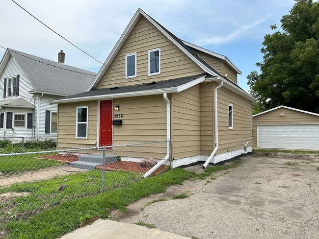 2936 Dean Ave in Des Moines, IA - Building Photo - Building Photo