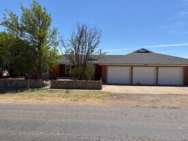 1848 Houston St in Levelland, TX - Building Photo