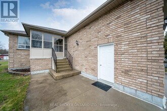 1092 Alfred St in Innisfil, ON - Building Photo - Building Photo