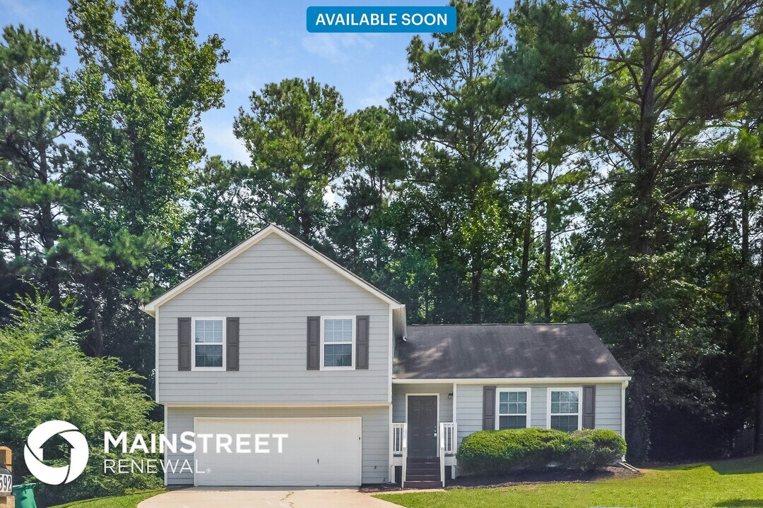 592 Pinnacle Point in Lithonia, GA - Building Photo