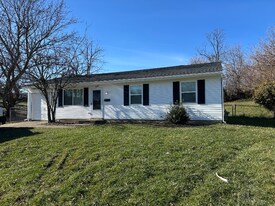 139 Raintree Rd in Florence, KY - Building Photo