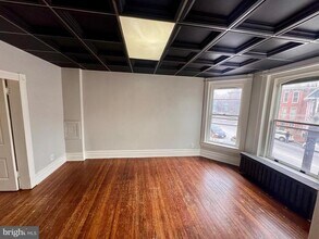 110 W Main St in Waynesboro, PA - Building Photo - Building Photo