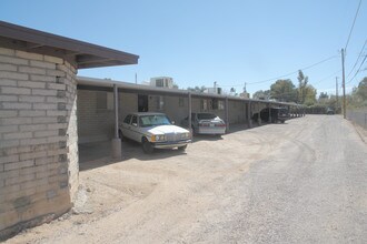 2930-2940 E Presidio Rd in Tucson, AZ - Building Photo - Building Photo