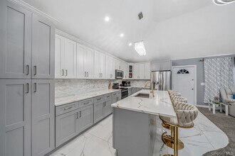 158 Mohawk St in Ronkonkoma, NY - Building Photo - Building Photo