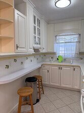137 Lake Shore Rd in Boston, MA - Building Photo - Building Photo