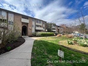 19427 Brassie Pl in Montgomery Village, MD - Building Photo - Building Photo