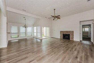 525 Country View Ln in Garland, TX - Building Photo - Building Photo