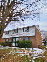 3854 Sheffield Ct in Toledo, OH - Building Photo